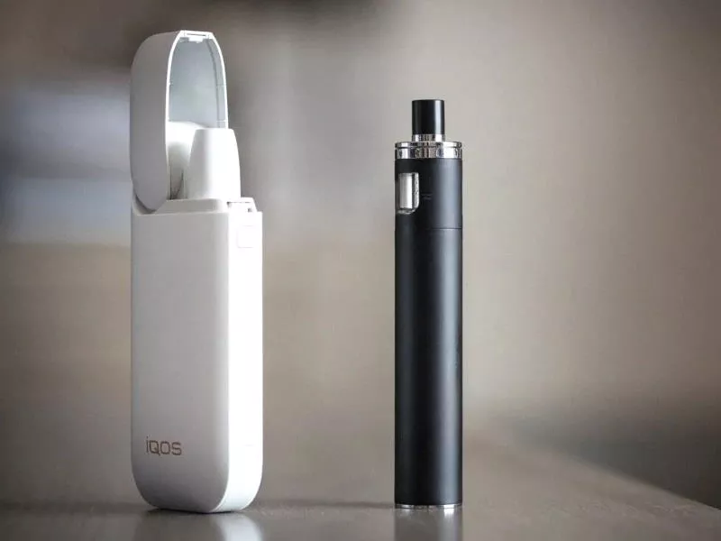 Which is better - electronic cigarette or IQOS